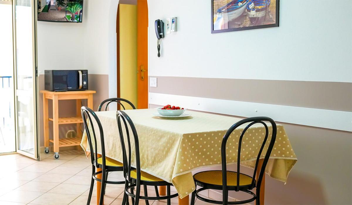 Residence Riviera Alba Adriatica Eksteriør billede