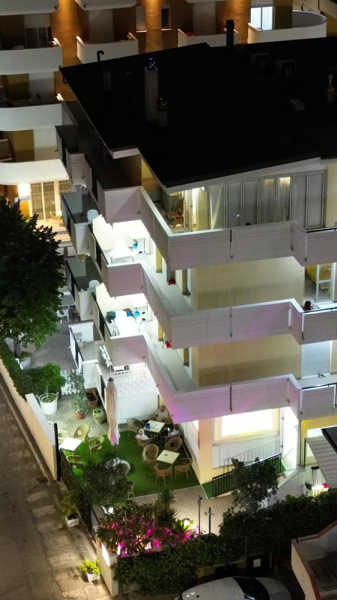 Residence Riviera Alba Adriatica Eksteriør billede