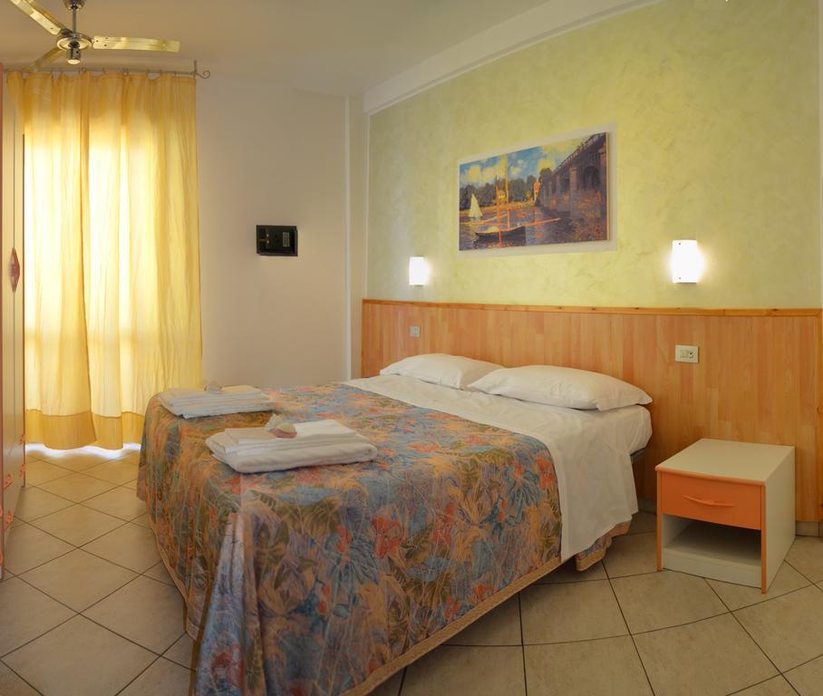 Residence Riviera Alba Adriatica Eksteriør billede