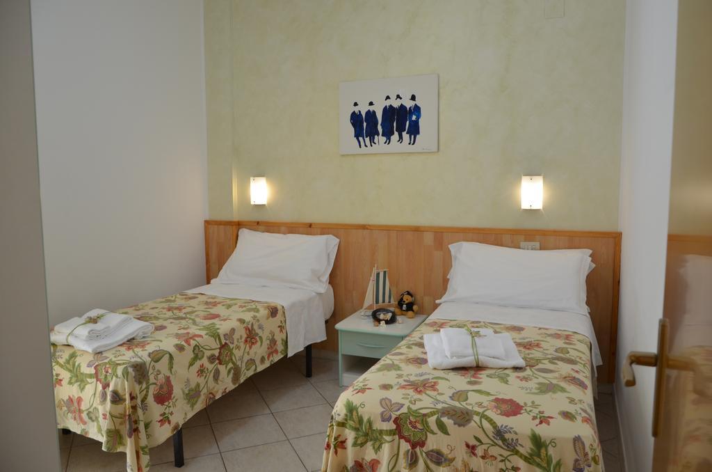 Residence Riviera Alba Adriatica Eksteriør billede