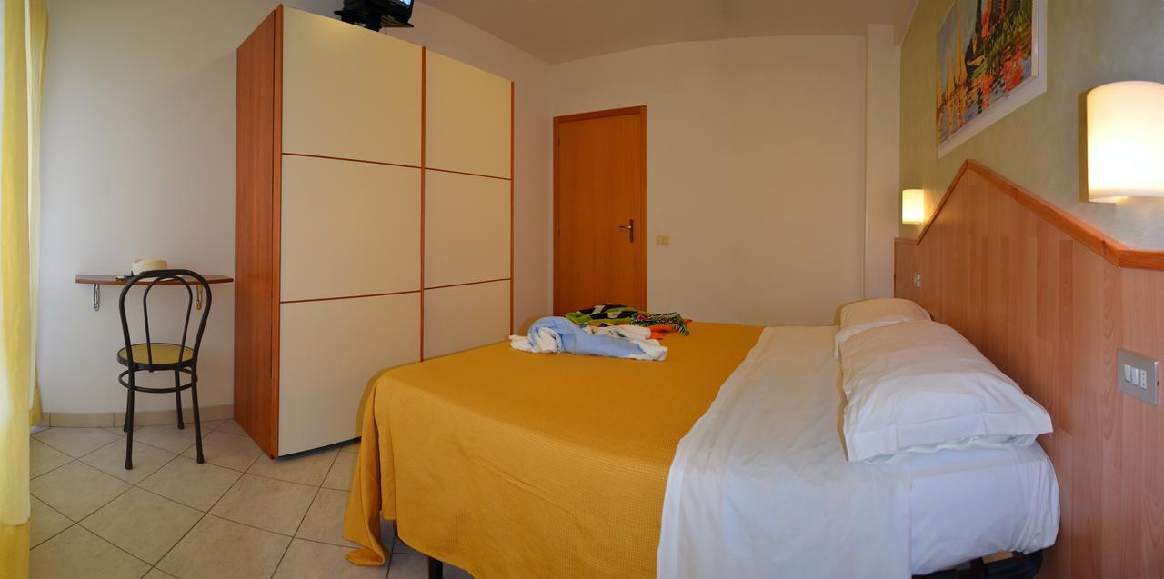 Residence Riviera Alba Adriatica Eksteriør billede